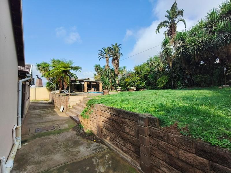 To Let 4 Bedroom Property for Rent in Southernwood Eastern Cape